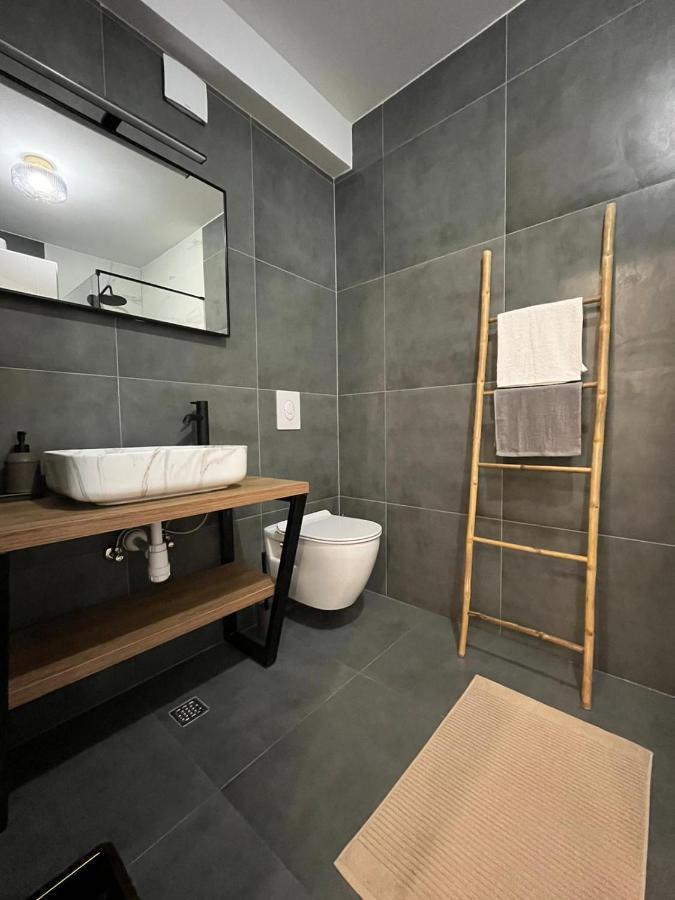 J&m Apartment *